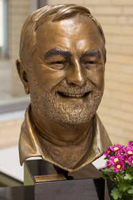 Small_pg_bust